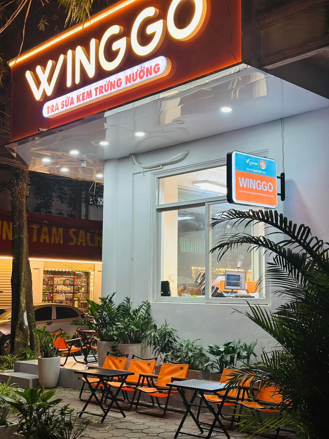 Mặt tiền quán WInggo Nghĩa Tân về đêm, số 1 A26 ngõ 385 Hoàng Quốc Việt